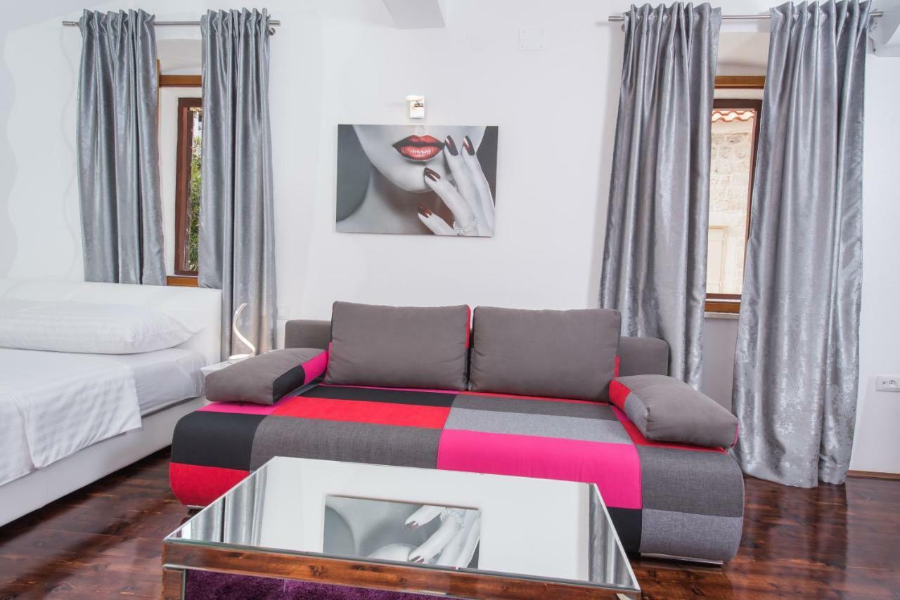 Studio Apartment Lena Kastela Exterior photo