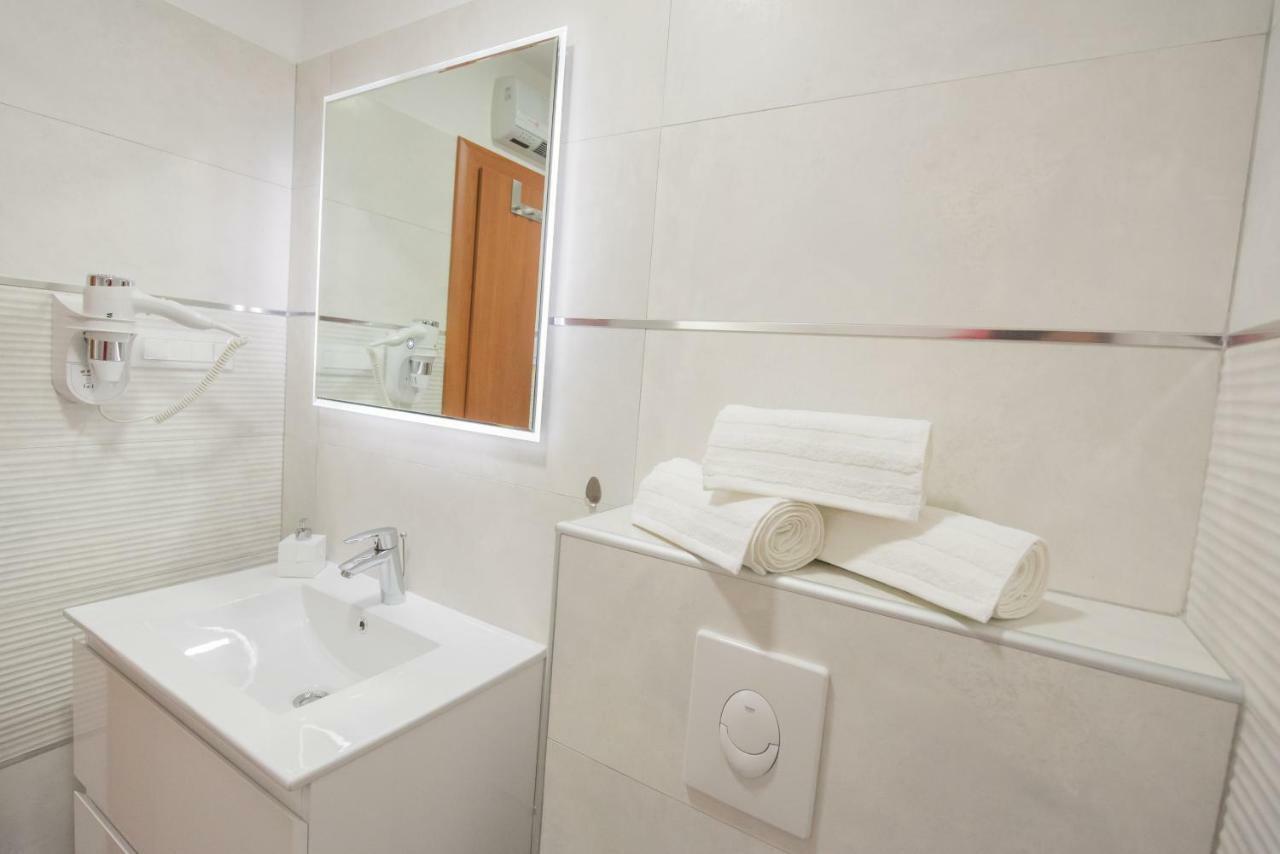 Studio Apartment Lena Kastela Exterior photo