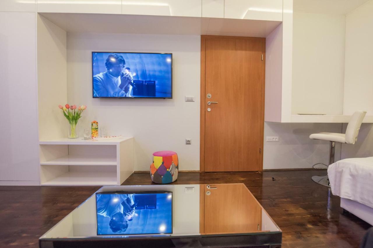 Studio Apartment Lena Kastela Exterior photo