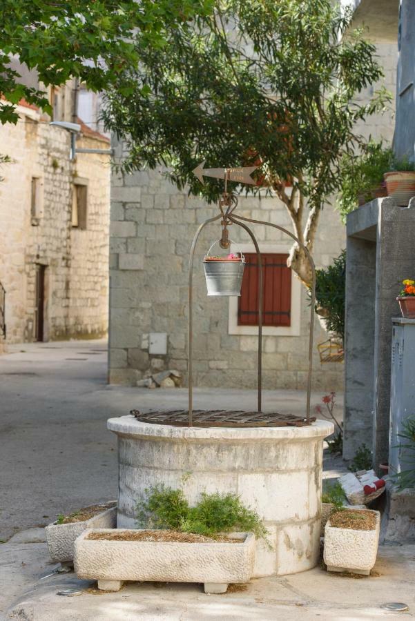 Studio Apartment Lena Kastela Exterior photo